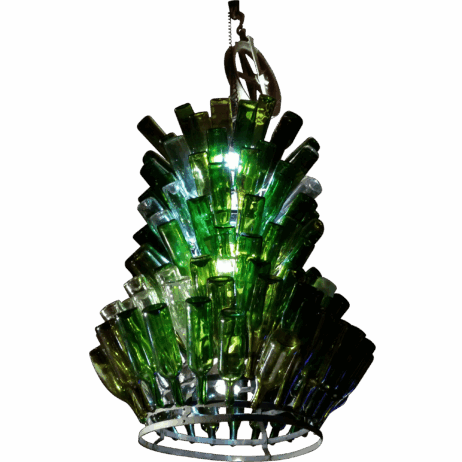 Lustre géant suspension déco style Loft New Yorkais Tendance quartier du Marais Paris créée avec égouttoir bouteilles antique œuvre connue en 1914 M.Duchamp