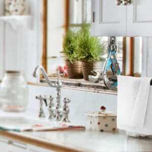 L'endroit idéal pour trouvé un cadeau pour fan de mécanique Un objet voiture cadeau deco garage thème auto Création de mobilier avec pièces détachées d'auto