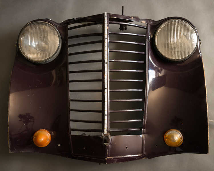 calandre Juvaquatre JUVA4 objet deco automobile