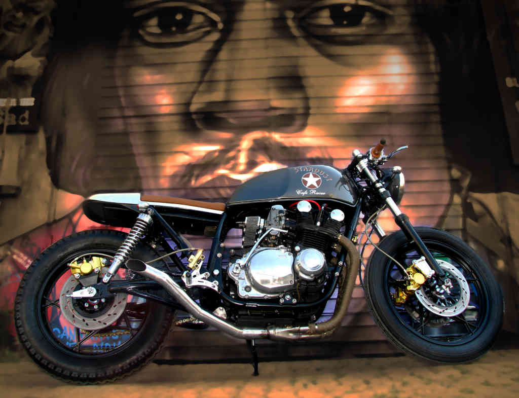 Univers Moto SUZUKI GS 750 Atelier du Loft Concepteur de mobilier avec pièces auto moto