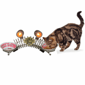 Atelier du Loft Mobilier et accessoirs pour animaux avec des pièces de voiture moto Harley Davidson Créations artistiques