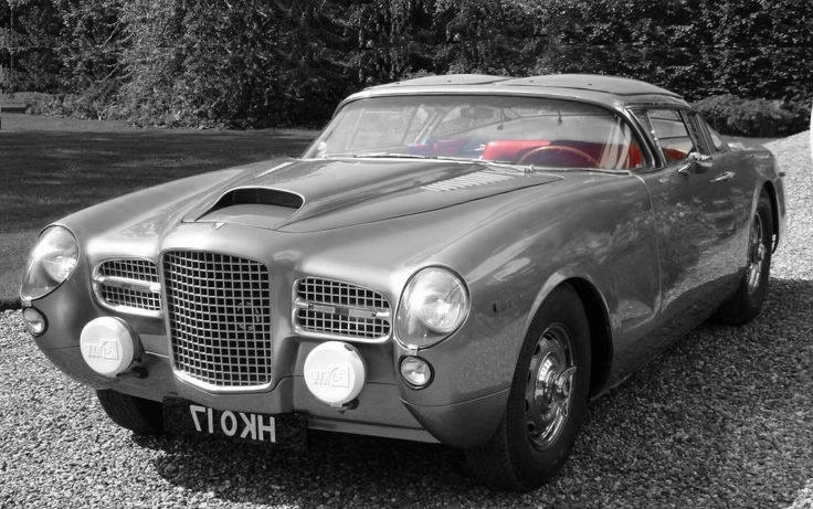 Facel Vega Daniela DAUDE Artiste Création de mobilier avec pièces autos L'Automobile-Club du Sud-Ouest (ACSO) organise un concours d'élégance prestige auto Bordeaux.