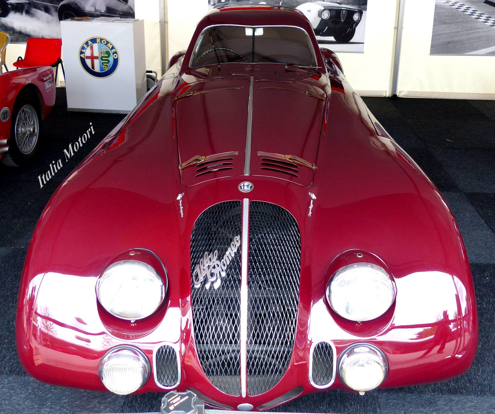 Alfa Romeo 8C 2900 Roulage sur circuit de Bresse 8 mai. Grâce à l'agenda de l'Atelier du Loft, retrouvez tous les Salons et évènements auto moto.