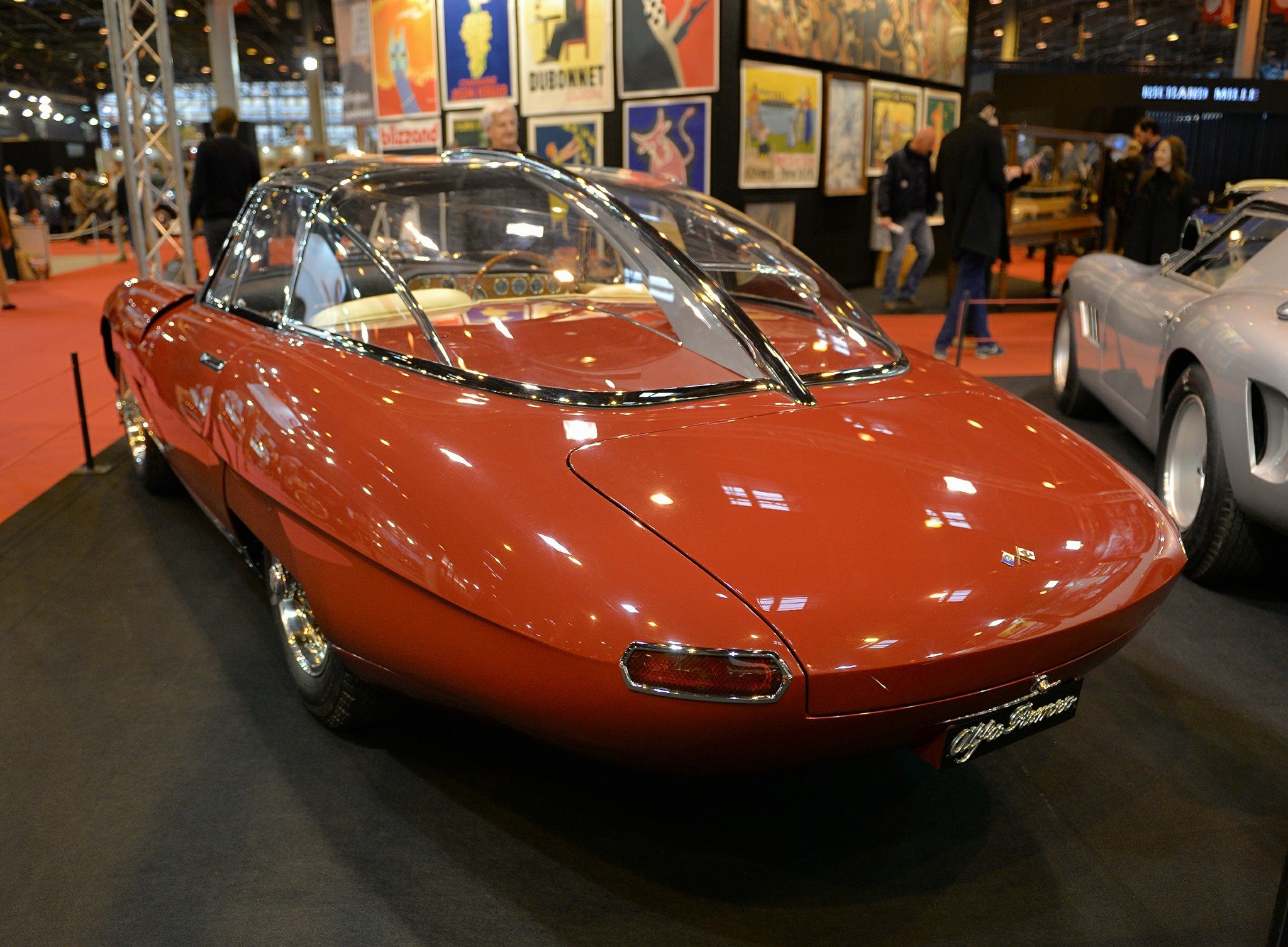 Alfa Romeo CM Pinin Farina Superflow IV 1960 Daniela DAUDE Création de mobilier avec pièce auto Rassemblement autos NOEUX LES MINES (sportives, historiques, électriques) Parade sur 40 km avec road Book