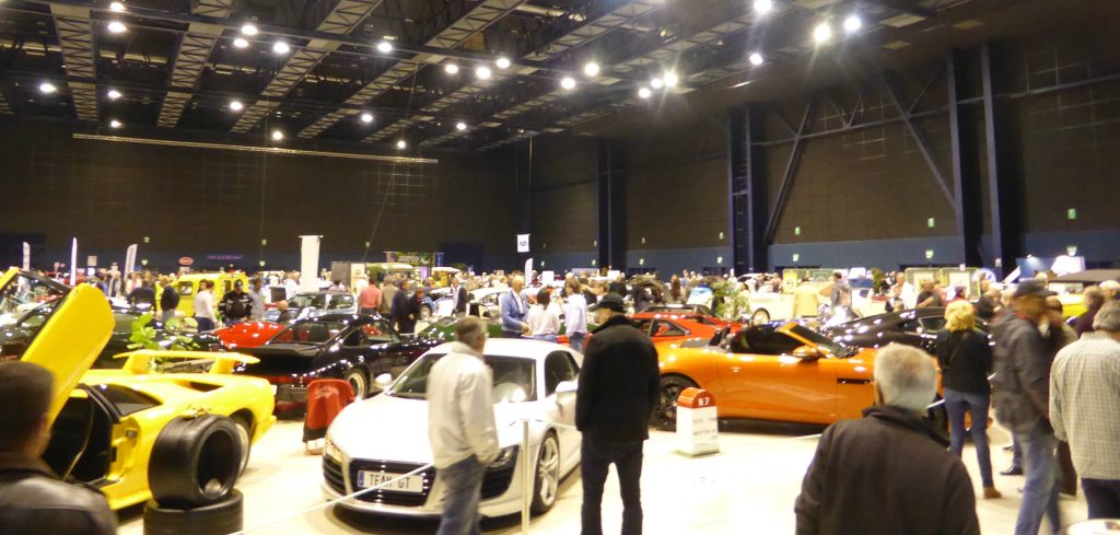 En mai ne manquez pas le Salon de l'auto Angoulême. Agenda d'événements autos motos de Daniela DAUDE, artiste, mobilier avec pièces auto moto