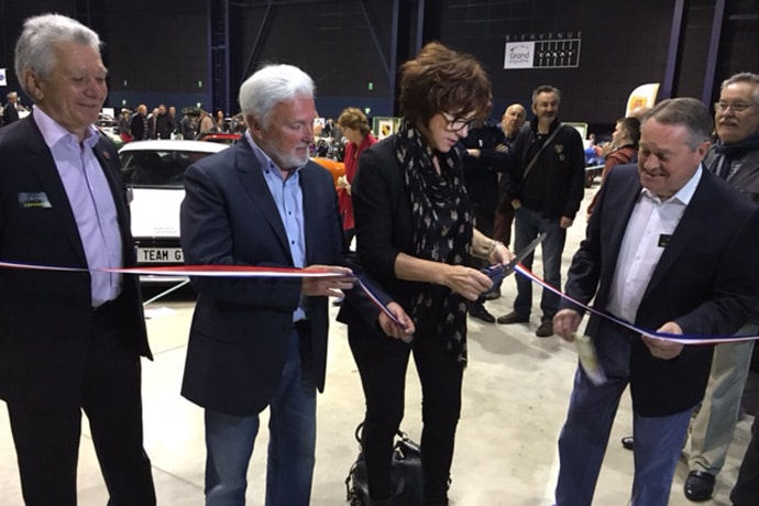 En mai ne manquez pas le Salon de l'auto Angoulême. Agenda d'événements autos motos de Daniela DAUDE, artiste, mobilier avec pièces auto moto