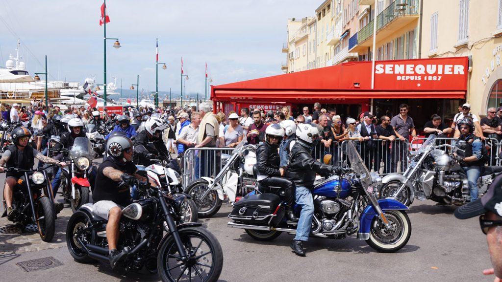 Programme EuroFestival Grimaud Harley-Davidson au bord de la plage St Tropez jusqu’à Grimaud, Que vous soyez amateurs ou passionnés, c'est un événement à ne pas manquer. Des milliers de motos défilent dans un bruit assourdissant. Agenda auto moto de Daniela DAUDE artiste, mobilier avec pièces autos motos
