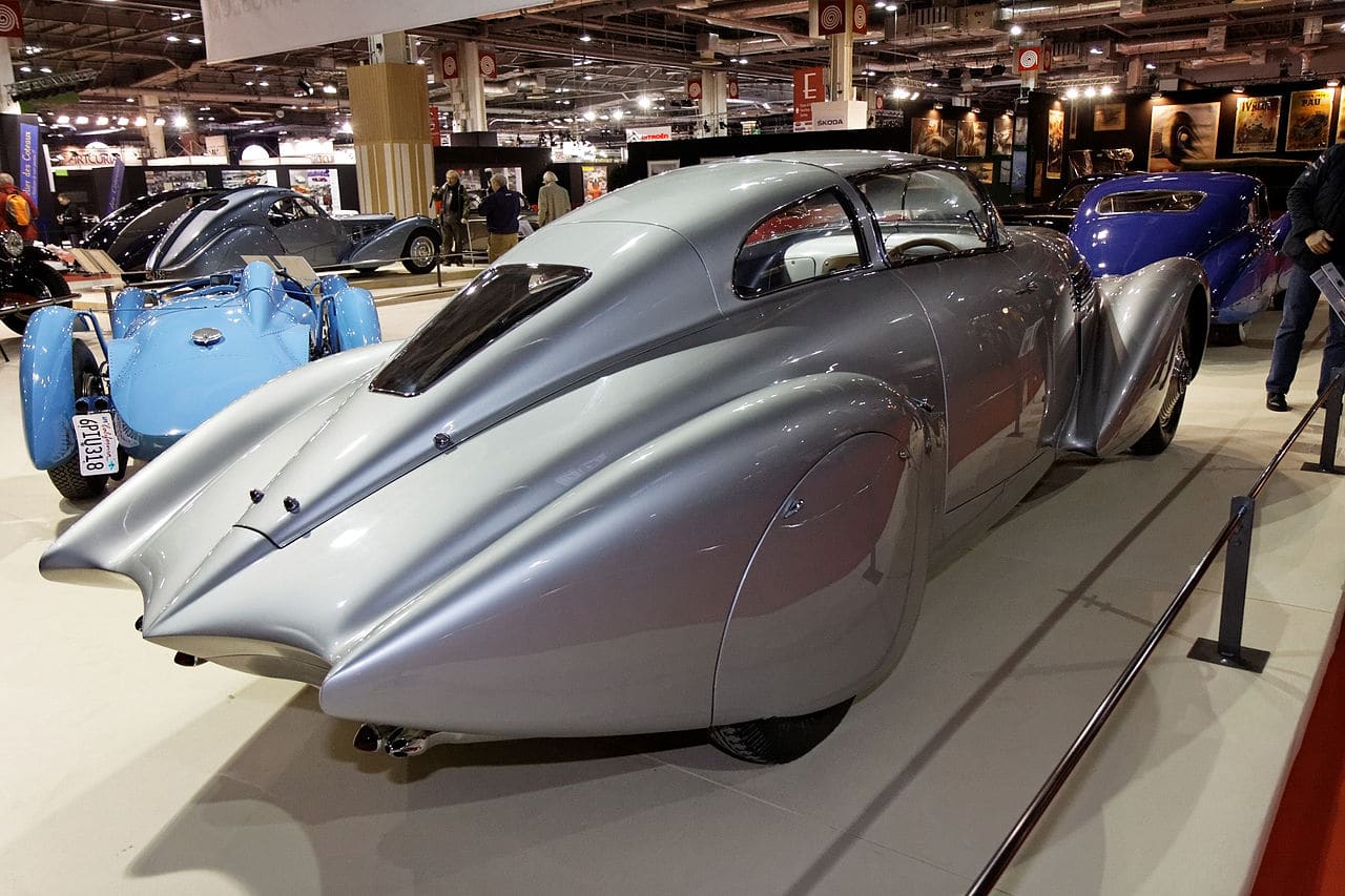 Article créé par Daniela DAUDE artiste sur l'univers de l'auto Hispano-Suiza H6C Dubonnet Xenia fabriquée en 1 exemplaire a une histoire très particulière