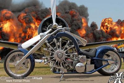Jesse James impose sa touche perso sur chaque moto fabriquée à la main Ses clients VIP sont prêts à patienter des années et débourser beaucoup d’argent