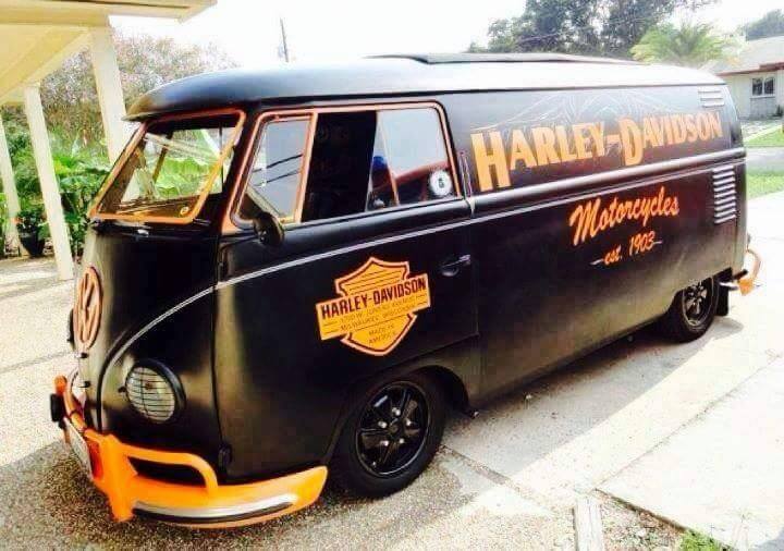 camion Harley Davidson Les Cousinades Véhicules Utilitaires THENAY 3ème weekend septembre Agenda événements auto moto France Europe de Daniela artiste mobilier avec pièces autos
