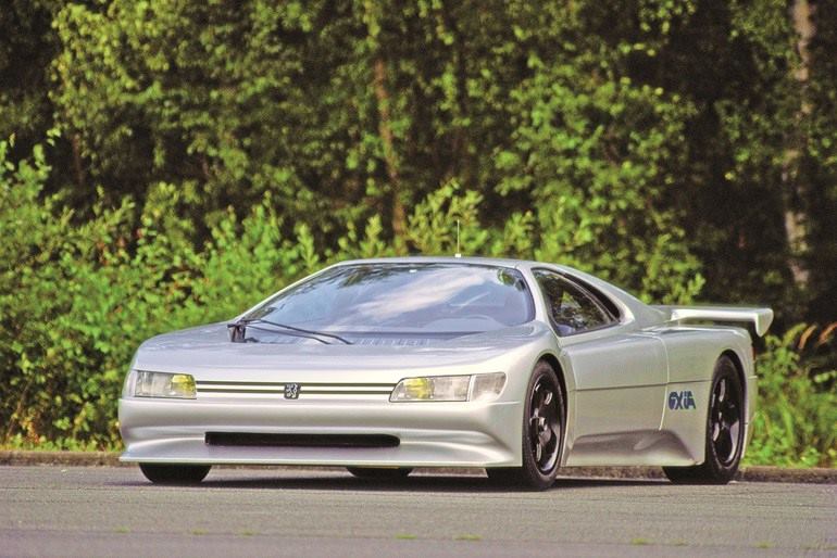 Cet article est rédigé par Daniela DAUDE Mobilier avec pièces auto. Peugeot OXIA Si je vous dit que cette voiture à 30 ans un 0/100 en 3.6s vous me croyez ?