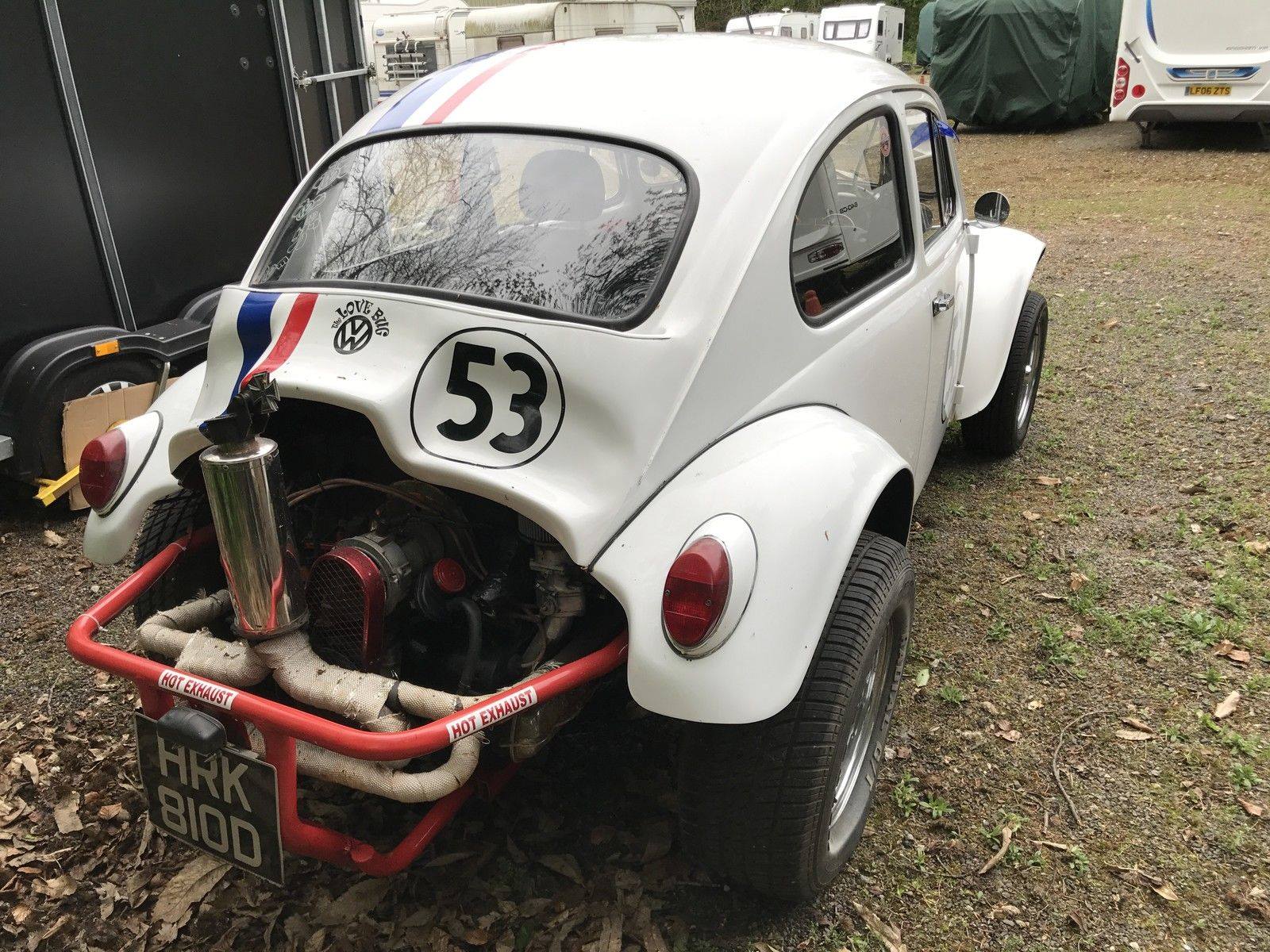 Coccinelle RDV mécaniques anciennes ASNIERES SUR OISE. Agenda événements autos motos de Daniela DAUDE artiste autour de l'univers de l'automobile et la moto
