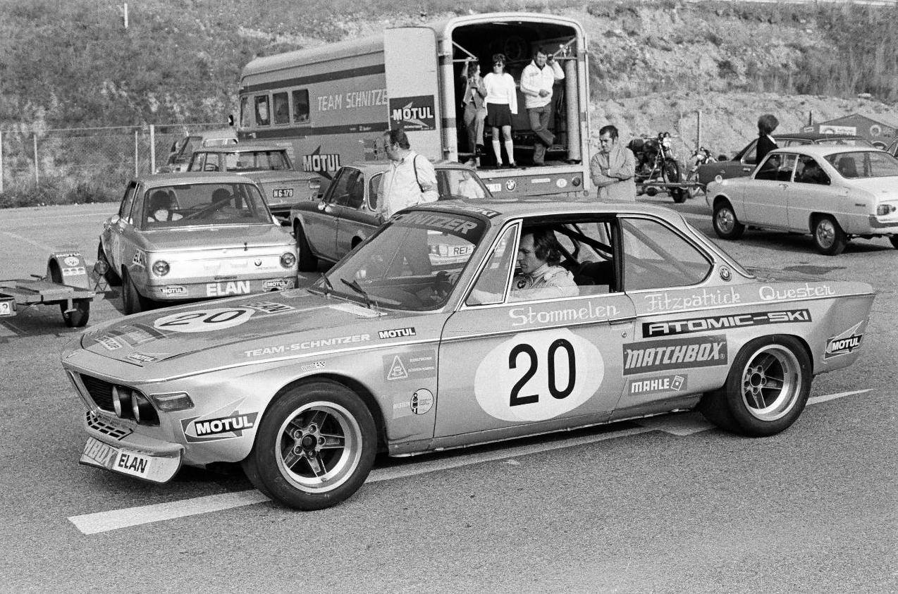 BMW 2800 CS Dieter Quester sur paddock de Salzburgring 1972 Rallye Vienne Glane SAINT JUNIEN (VHC) 3e weekend octobre |Agenda événements auto moto de Daniela DAUDE artiste ART automobile et moto