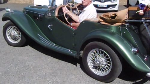 Cet événement (Mensuel auto Club Autodream MONTLHERY ), à été rédigé par Daniela DAUDE designer, "L'Art, la voiture deco et la moto"  conception de mobilier pour toutes les pièces de la maison avec des pièces détachées d'auto/moto, mais aussi du mobilier pour nos animaux de compagnie,  accessoire chat design, accessoire chien de luxe conçu avec des pièces auto/moto.