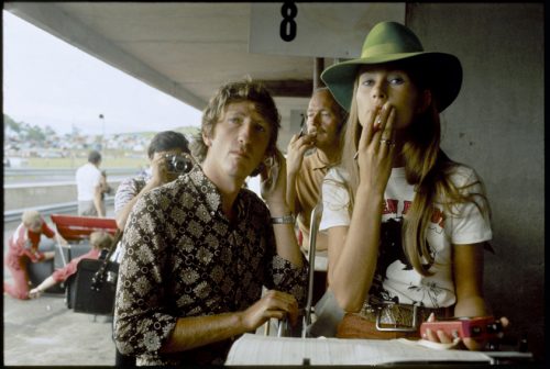 Nina and Jochen RIndt at the Austrian Grand Prix jochen-rindt-porsche-911-1967 JOCHEN John Surtees, Jochen Rindt, Jack Brabham, Grand Prix of Germany, Nurburgring, Jochen Rindt, Lotus 49 Article rédigé par Daniela DAUDE artiste mobilier avec pièces autos. La vie, la carrière, l'accident mortel à Monza en 1970 de Jochen Rind