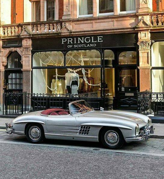 Retroymobile Mercedes benz 300 Sl Exposition autos anciennes TROYES Retro club de Champagne 70 voitures anciennes exceptionnelles |Agenda événements autos de Daniela DAUDE artiste ART auto