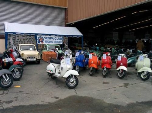 Bourse auto BERGERAC (24) dernier weekend février une des plus grande bourse de France Agenda événements auto moto de Daniela DAUDE artiste mobilier avec pièces auto moto