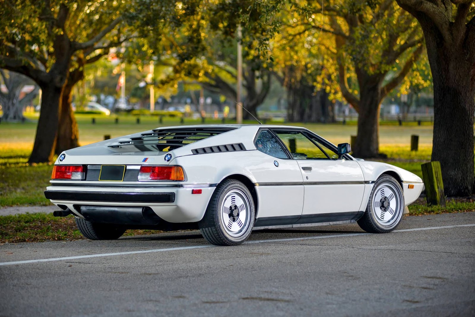 BMW M1 Rencard Amandinois SAINT AMAND LES EAUX