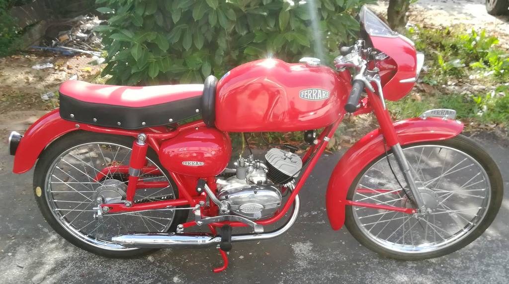 fait Ferrari sport de 1959 L'une de 3 exceptionnelles belles 50 cc Ferrari Tricycle Wheeler Vespa 1954 Salon de la moto ancienne ARTHAZ PONT-NOTRE-DAME