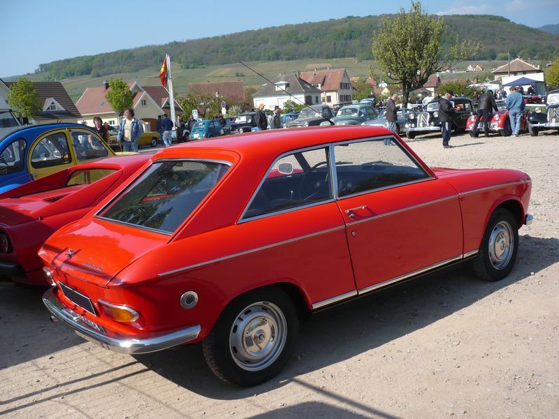 peugeot 204 coupé Mensuel auto PRéFAILLES