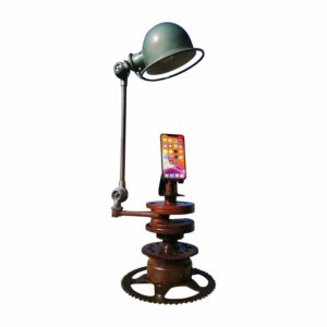 Déco garage maison Atelier du Loft Mobilier Luminaire avec pièces auto moto Déco garage maison Atelier du Loft Mobilier Luminaire avec pièces auto moto