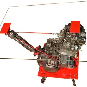 Table basse moto Moteur YAMAHA en éclaté. Daniela DAUDE. Artiste sur l'univers de l'Auto et Moto. Sculptures avec pièces d'autos et motos. Oeuvres uniques