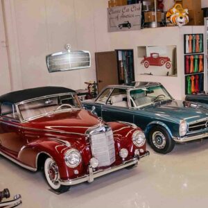 Daniela DAUDE designer. L'art et l'auto: 2 mondes 1 même passion. Entrez dans un monde où la sculpture est dédiée à l’auto Luminaire pour Fan de Mercedes